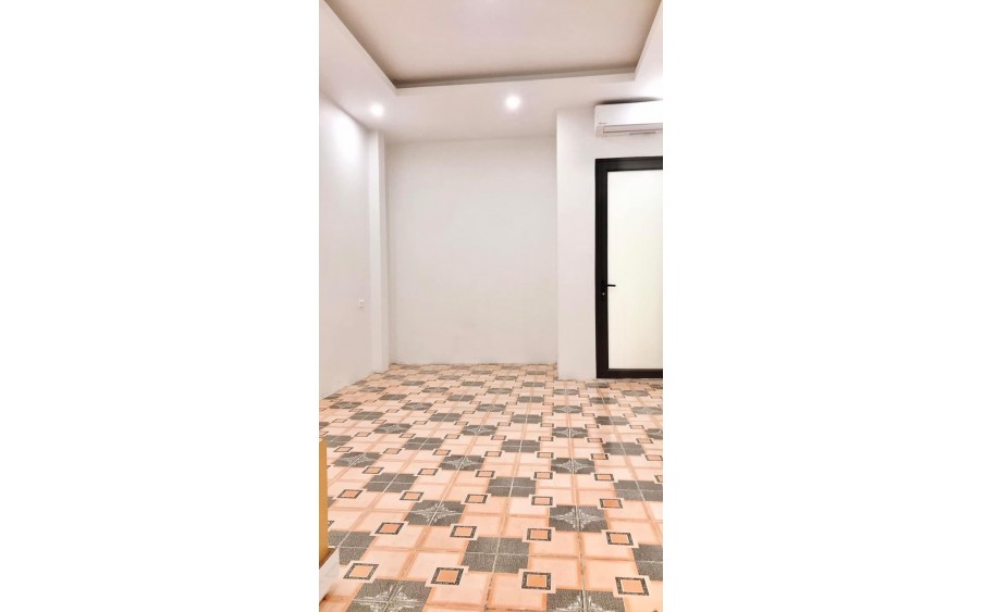 Cho thuê nhà ngõ Tân Mai- Hoàng Mai. Dt 30 x 4 tầng - Giá 9 Triệu/tháng -  hộ gia đình hoặc nhóm để ở.